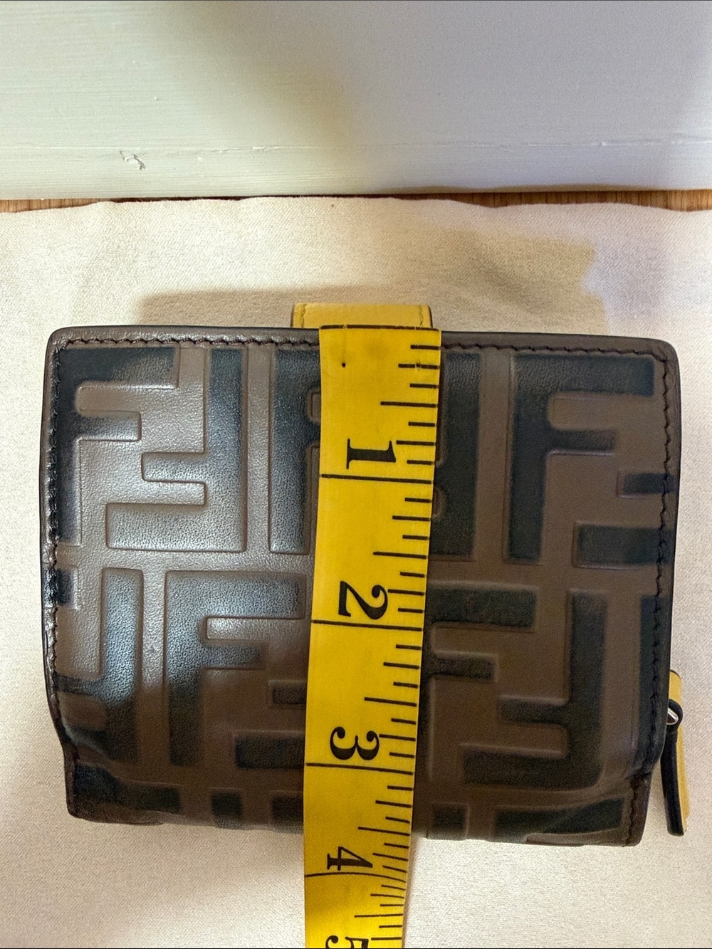 Fendi Zucca bifold FF logo unisex wallet. - Picture 12 of 16